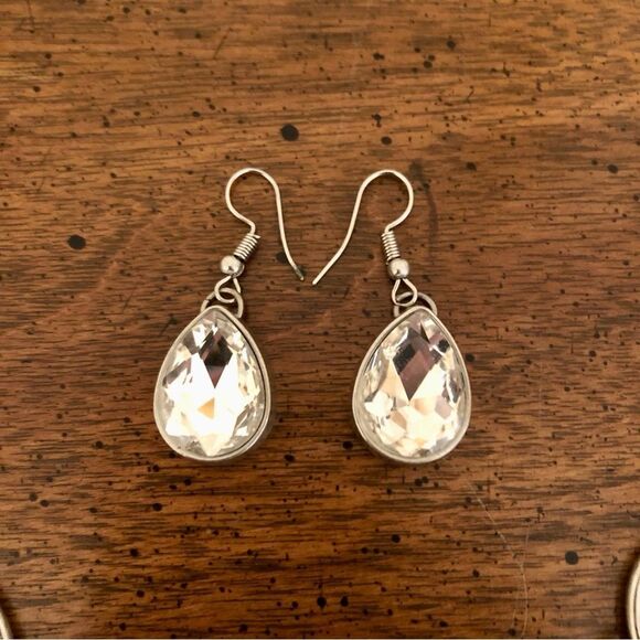 Teardrop Rhinestone Statement Necklace and Earring Set | 18.5” Adjustable - Picture 4 of 4